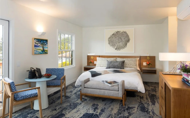 Carmel Beach Hotel