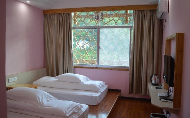 Qingfengge Hostel