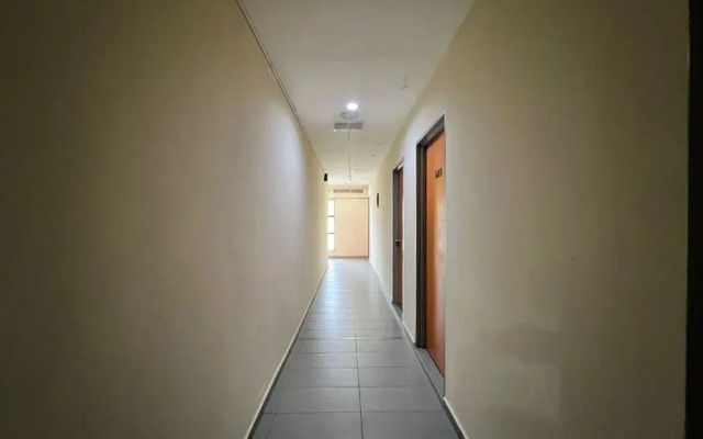 OYO 91040 Hotel Ezi Inn