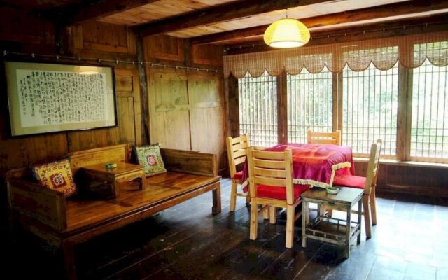 Emeishan Ziranxing Dujiabieyuan Hotel