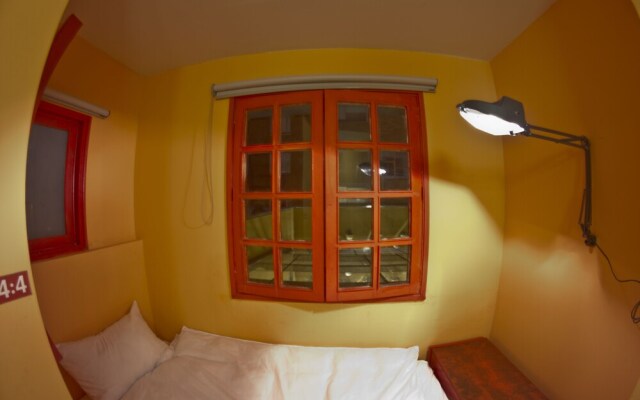 1212 Hostels