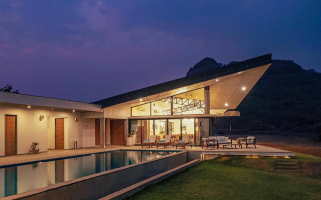 LohonoStays Villa Trisara