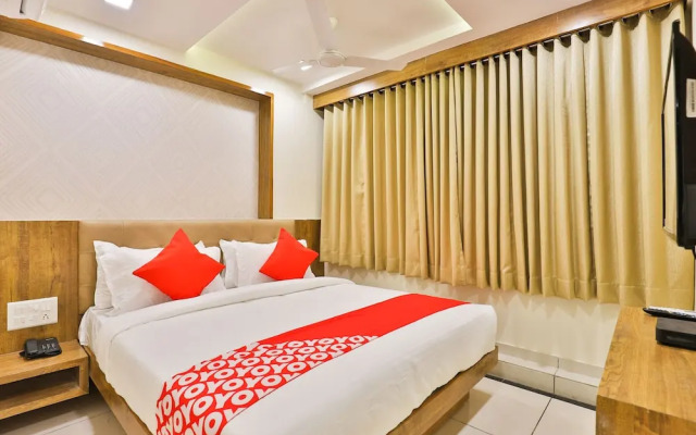 OYO 22673 Hotel Suncity