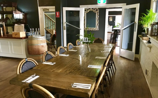 Healesville Garden Accommodation — The Grand Hotel