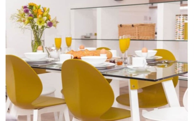 Tailored Stays - Marque Grande Apartment