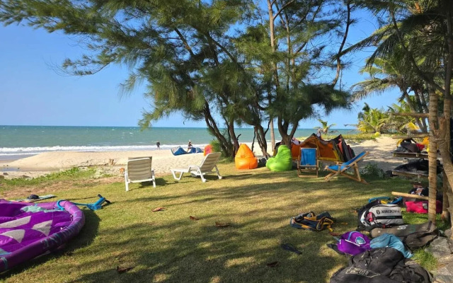 Kite And Dreaming Hotel