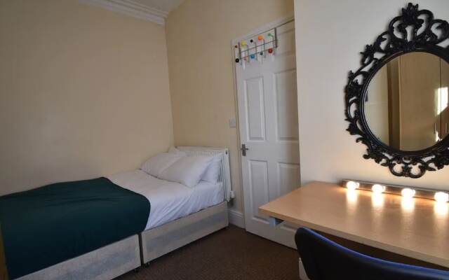 Appealing Holiday Home in Coventry near Belgrade Theatre