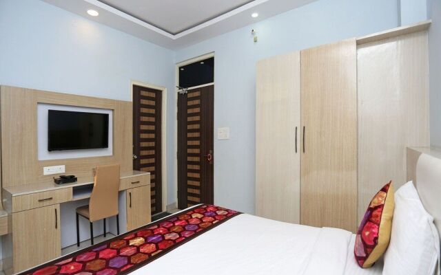 OYO 14854 VMS Royal Inn