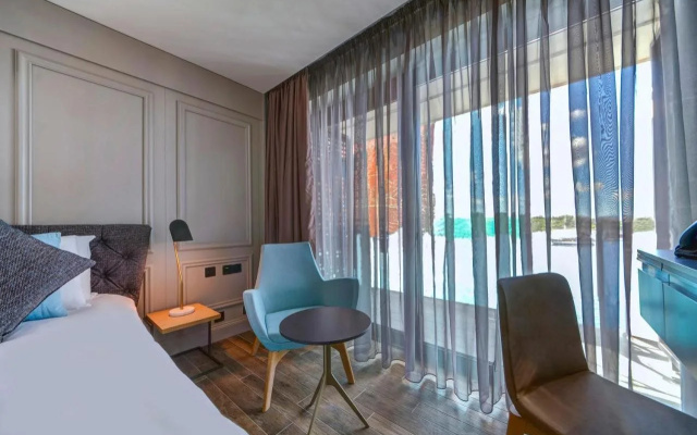 Land's End Boutique Hotel