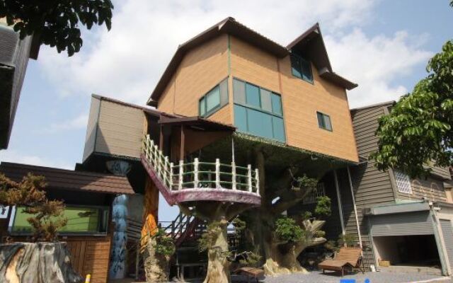 Peak Tree House