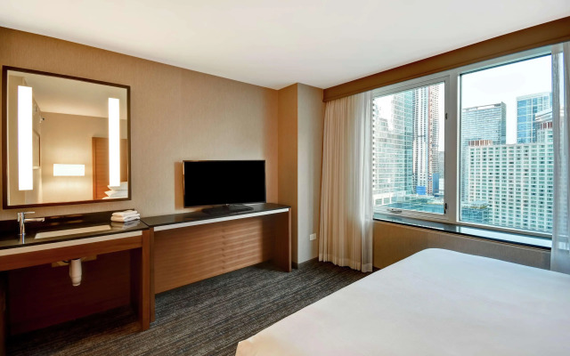 Embassy Suites by Hilton Chicago Downtown Magnificent Mile