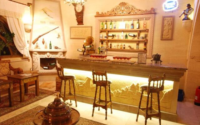 Kral Hotel