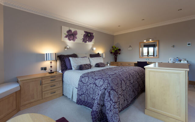 Hamble Retreat House and Luxury Studios