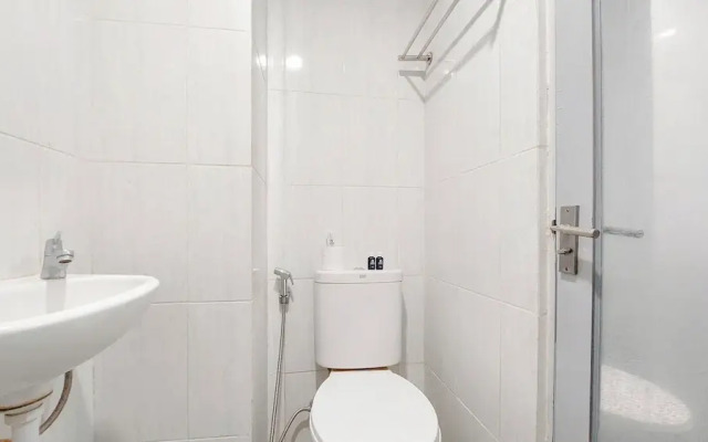 Relaxing Studio Apartment at Mansyur Residence