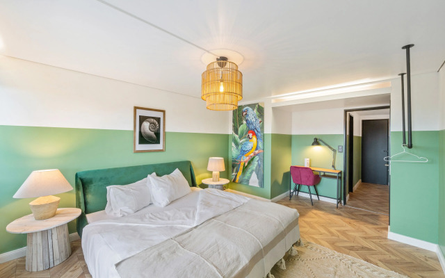 Becozy Self Check-in & Pop-up Hotel