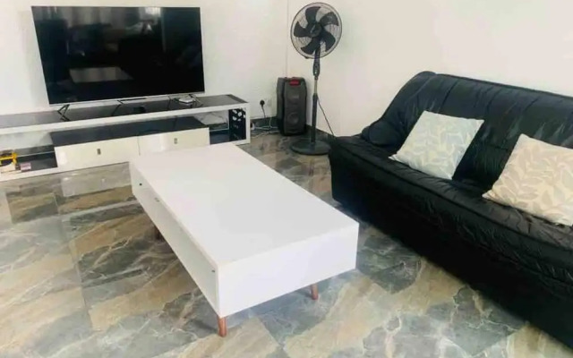 Spacious 4-bed Villa in Flic en Flac Roof top bar