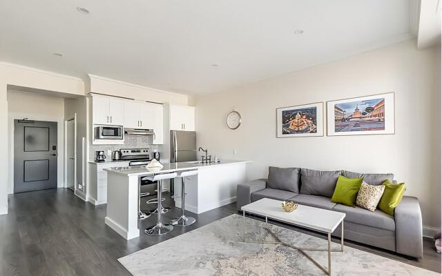 Iconic Rideau 1Bd Unit Balcony Free Parking