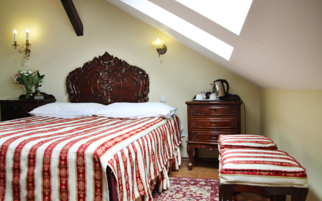 King Charles Boutique Hotel Residence