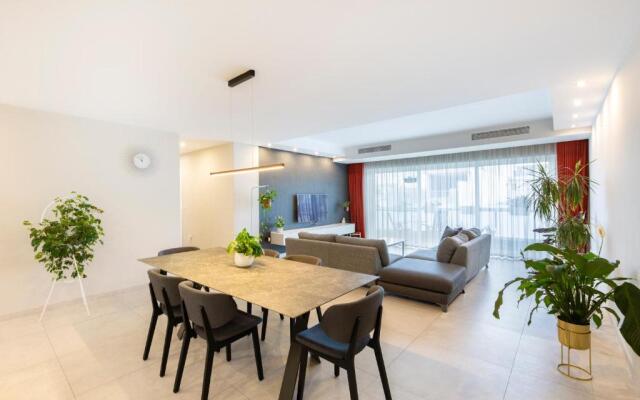 NGH12 - Lovely, spacious 2 bedroom apartment.