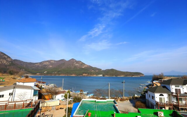 Buan Mohyang Crystal Pension