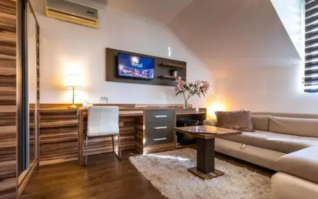 Garni Hotel Royal Crown