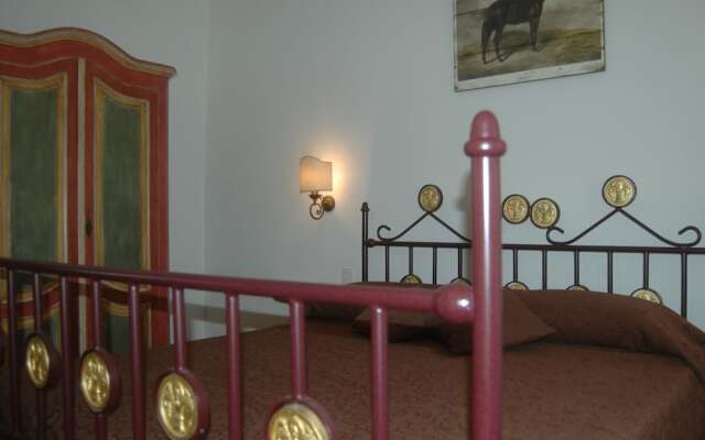 Quaint Apartment in Certaldo with Swimming Pool