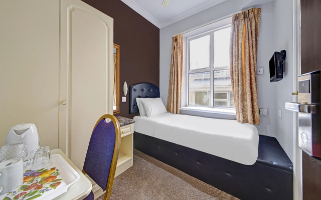 OYO Bostons Manor Hotel, Hanwell London