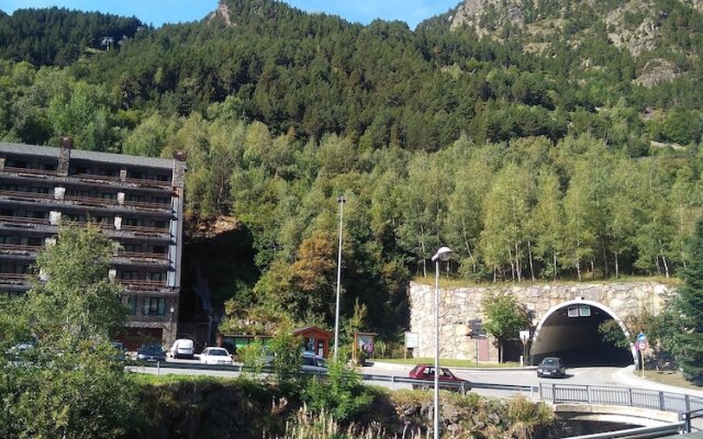 Apartment With 3 Bedrooms in Arinsal, With Wonderful Mountain View, Terrace and Wifi