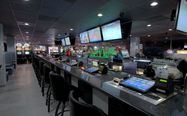 Siegel Slots and Suites