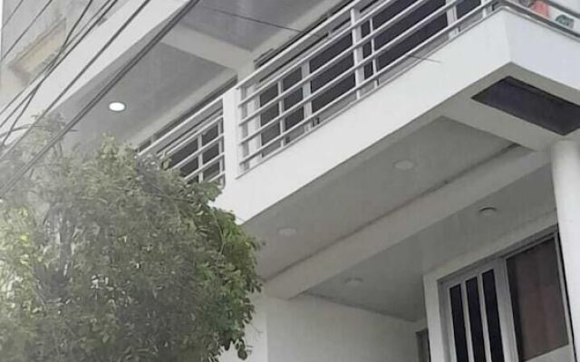 Perry Hill Best View 2 By Waldir Forbes