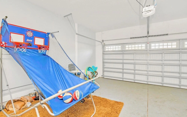 10br Luxury Mansion w Private Pool Netflix