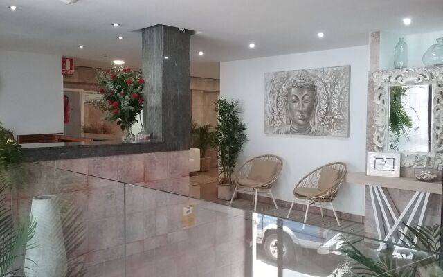 Hostal Residencia Cardona