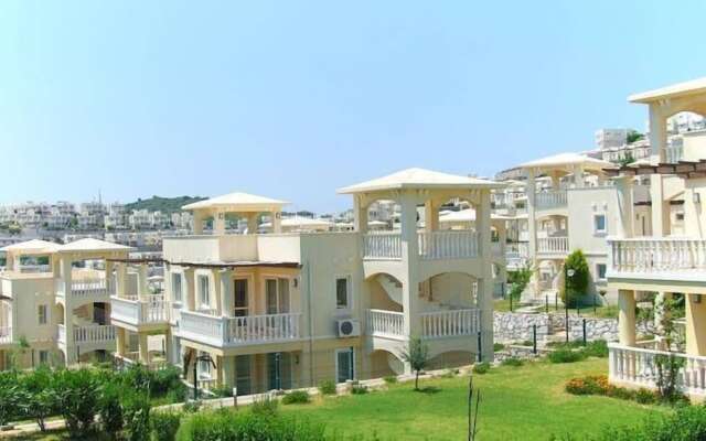 1 Bedroom Apartment Lake View 3 by Likya Global