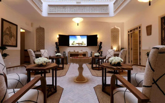 Riad Wazani Square & SPA