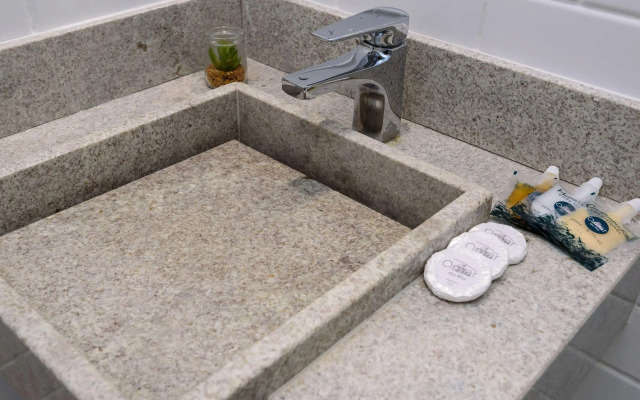 1Qto Completo a 400m da Praia | SL 363/304