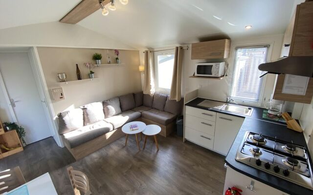 Bungalow With 2 Bedrooms in Saint-jean-de-monts, With Pool Access and