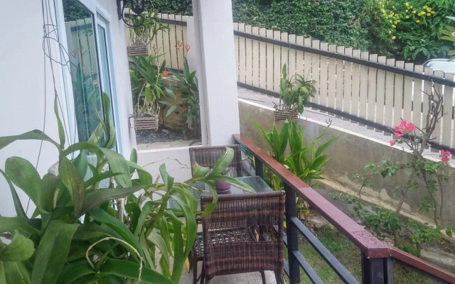 Peaceful 1 BR home in private residence