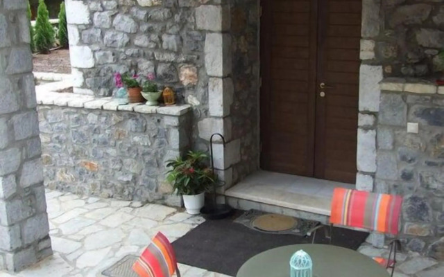 Tsarbou Guesthouse