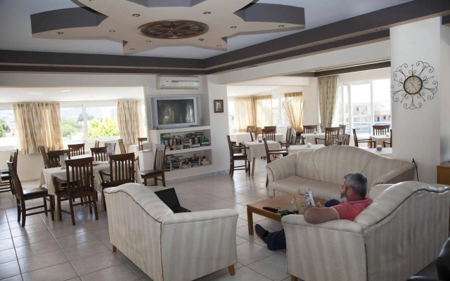 Athinoula Hotel
