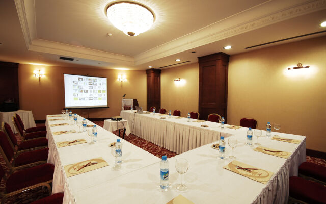 Taksim Metropark Hotel