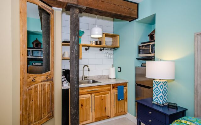 Tobacco Warehouse Inn