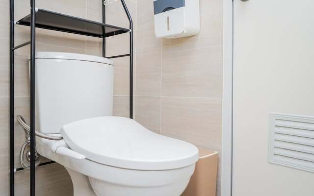 Beautiful and Comfy Studio at Silk Town Apartment