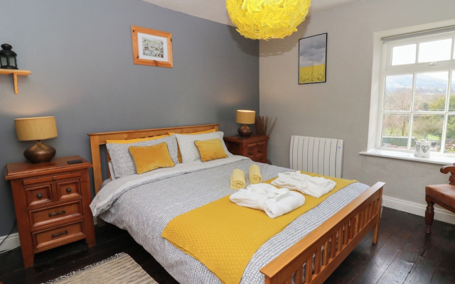 Cantref House Top Floor
