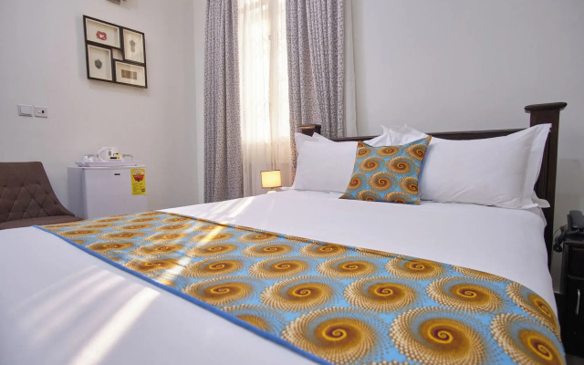 The Highbridge Guest Lodge
