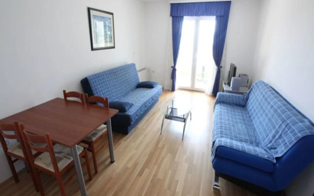 Viola - With Pool - A6