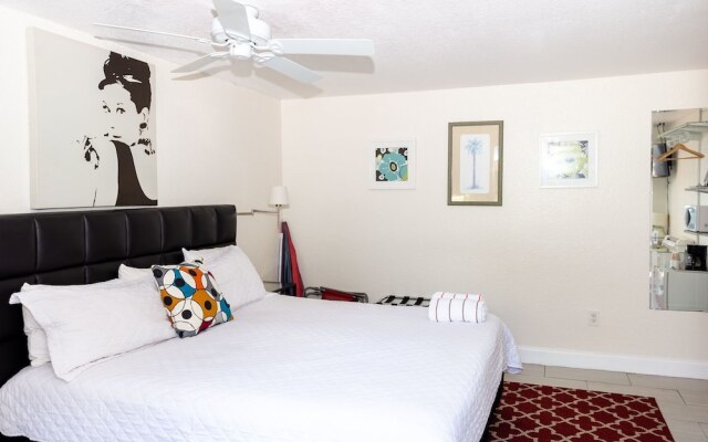 Las Olas Guesthouse at 15th Avenue