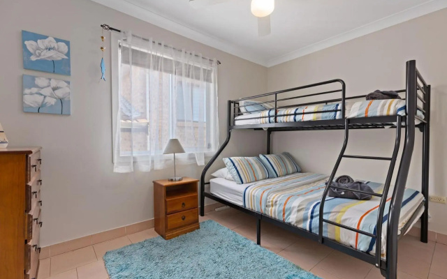 Gorgeous Outdoor Entertaining 2 Minute Walk to the Beach – Guest Rooms – Vincentia