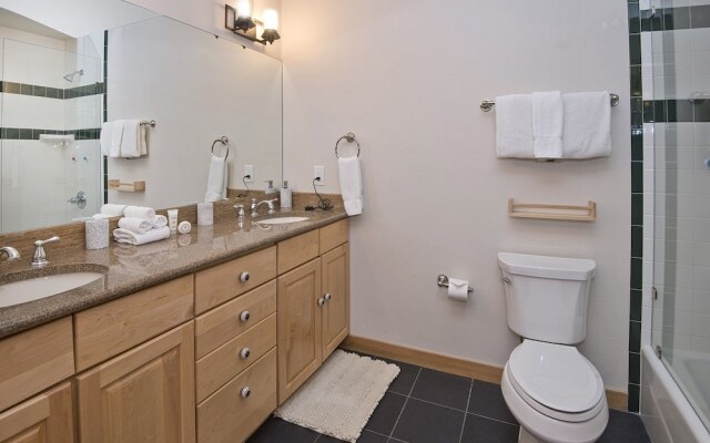 2109 B Chamonix 4 Bedroom Home by RedAwning