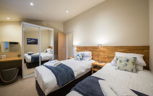 Tay Lodge, Sleep 6, Real log Stove, pet Friendly