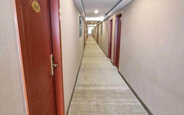 Pai Hotel (Zhongshan Xiaolan High Speed Railway Station Dongsheng State Banquet Branch)